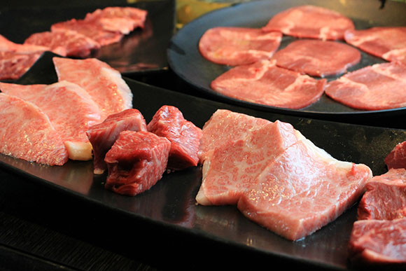 コスパ抜群！自慢の”いい肉”揃い、＜特選和牛盛り合わせ＞